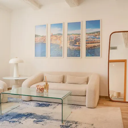 L'escale Tropezienne Rue Des Commercants 2e * Saint Tropez