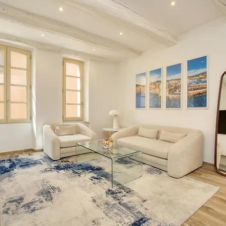 L'escale Tropezienne Rue Des Commercants 2e Сен-Тропе