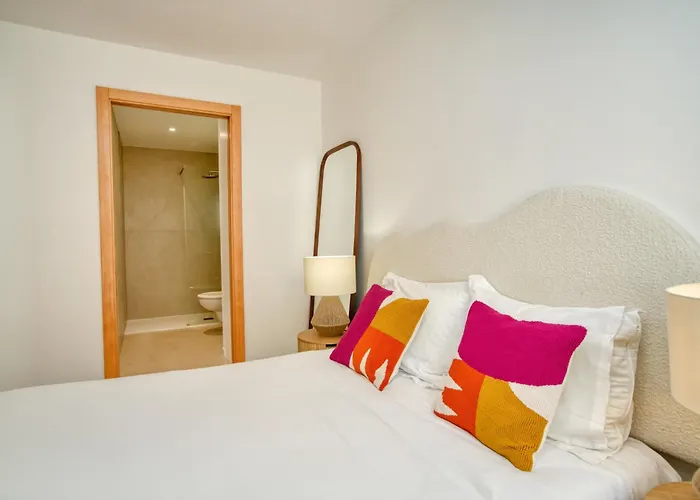 L'escale Tropezienne Rue Des Commercants 2e * Saint-Tropez